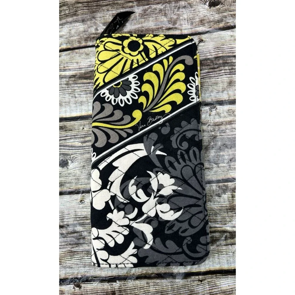 Vera Bradley  Baroque Travel Organizer Magnetic Accordion Wallet Clutch